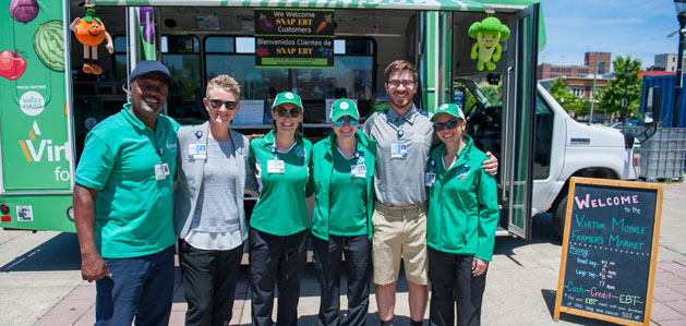 Mobile Farmers Market volunteers